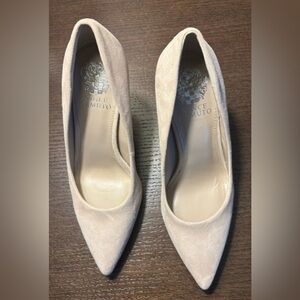 Vince Camuto Cream Heels with Elegant Design